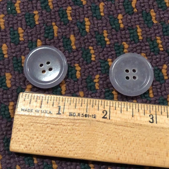 NWOT lot of grey 4 hole buttons for crafts or sewing - Picture 2 of 12